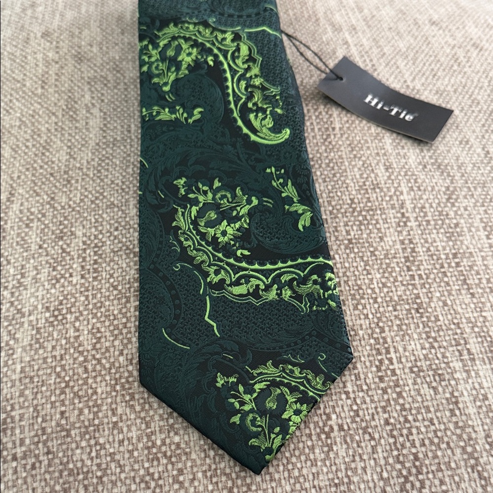 Hi Tie Green Paisley Men's Tie